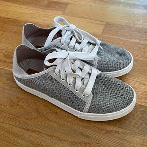 Olukai Women’s Sneakers size 7